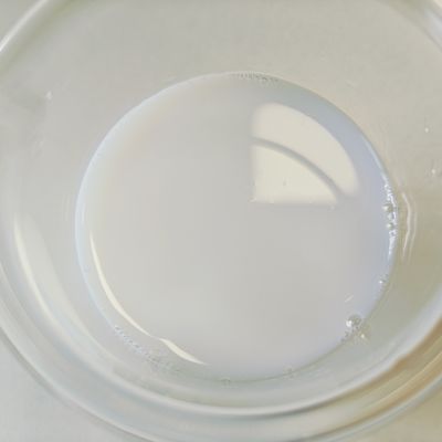 Acrylate Copolymer mit Koemulgationsfunktion Milchweiß Rheologischer Modifikator für Shampoo CAS 25035-69-2
