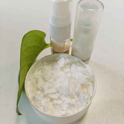 68936-95-8 Weiß bis gelblich Flachsel Feststoff Methylglucose Sesquistearat Emulgator Natürliches Glukosederivat